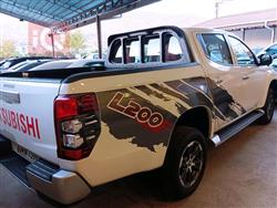 میتسوبیشی L200